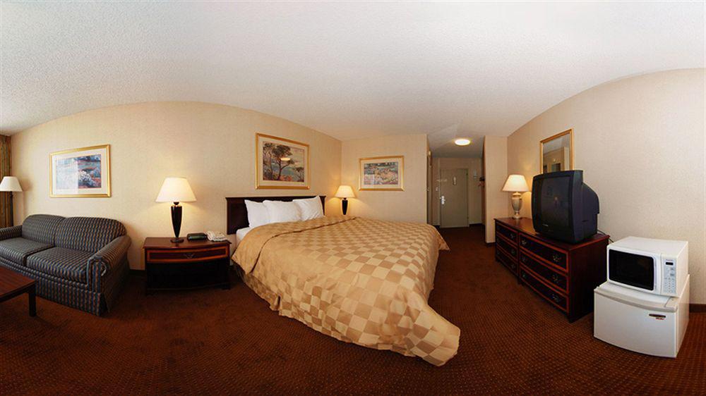 Clarion Inn And Events Center Pueblo North Esterno foto