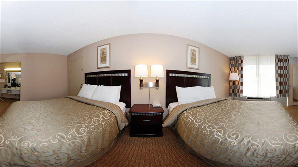 Clarion Inn And Events Center Pueblo North Esterno foto