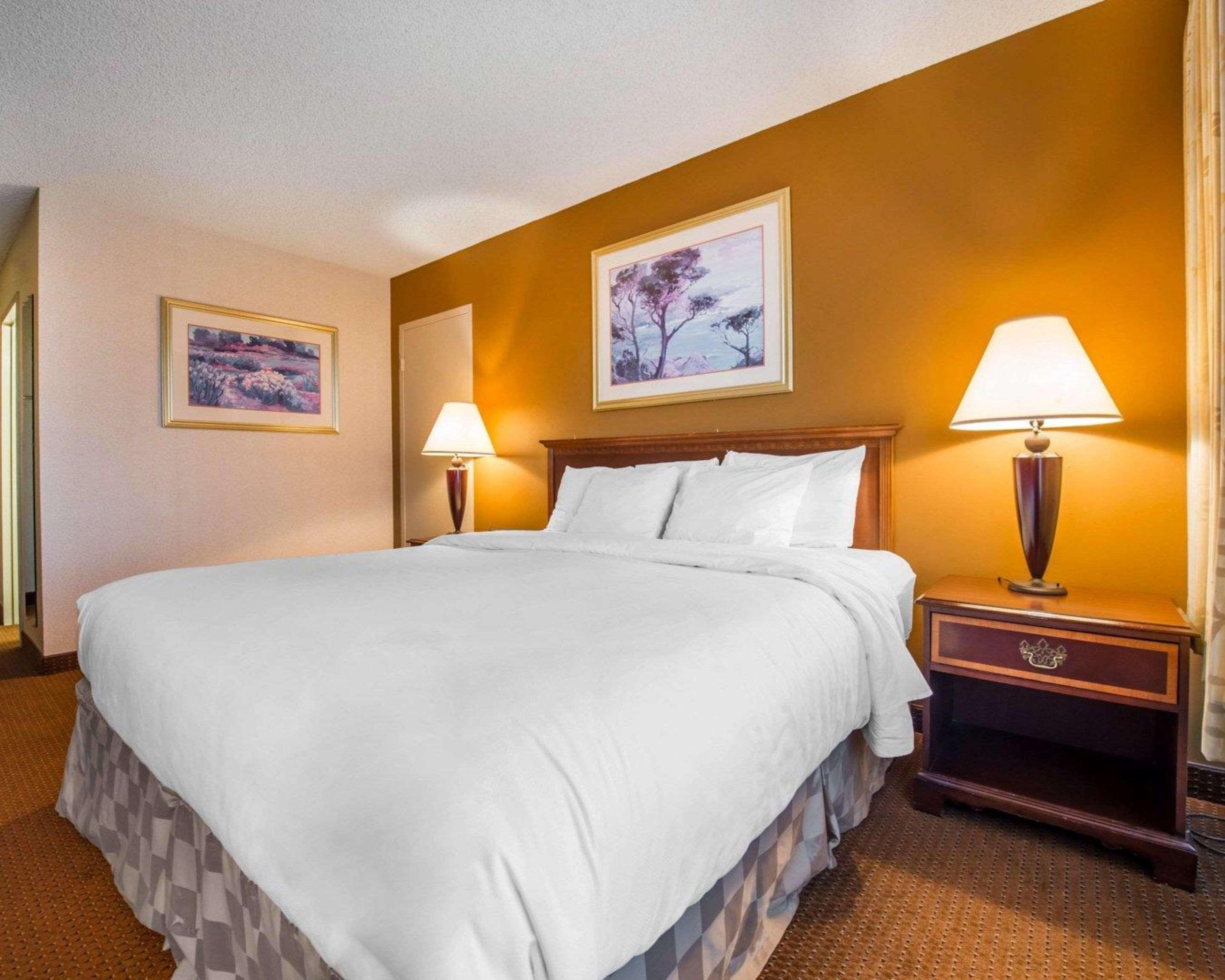 Clarion Inn And Events Center Pueblo North Esterno foto