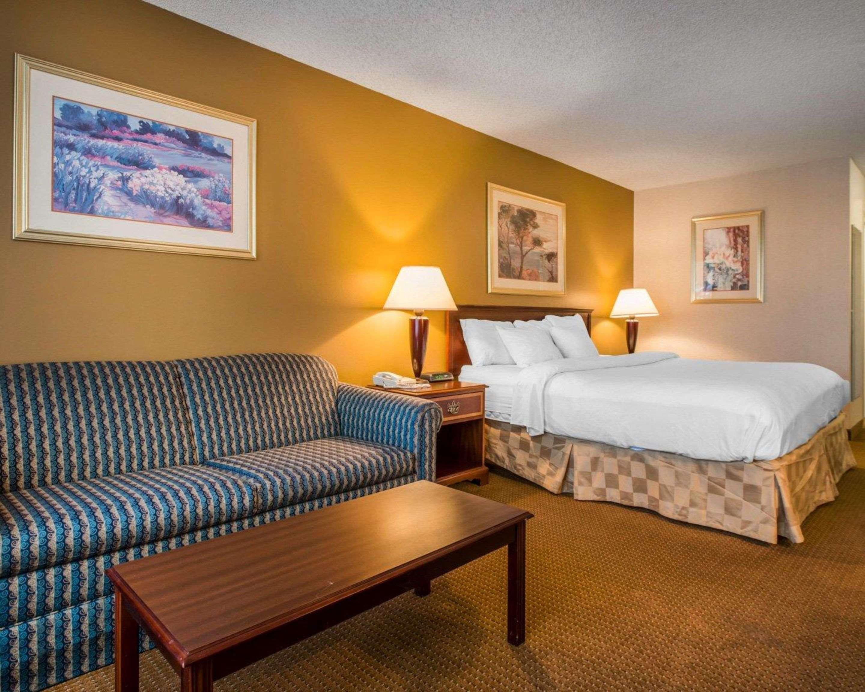 Clarion Inn And Events Center Pueblo North Esterno foto