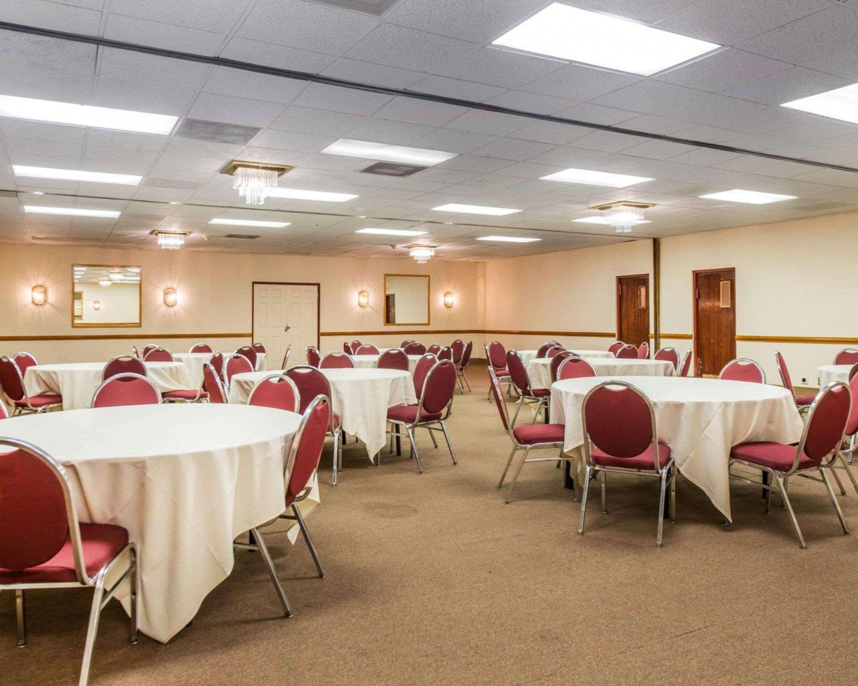 Clarion Inn And Events Center Pueblo North Esterno foto