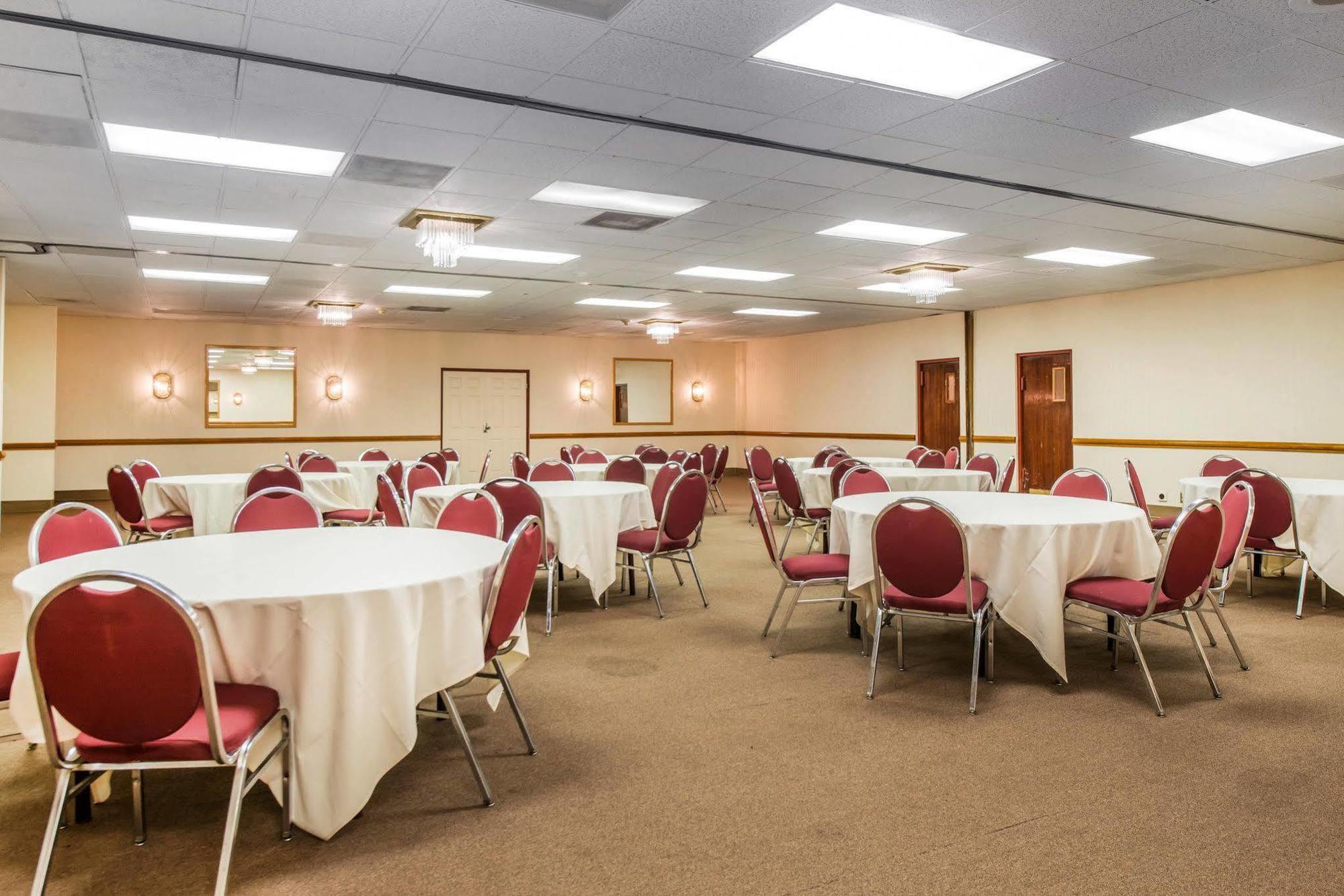 Clarion Inn And Events Center Pueblo North Esterno foto